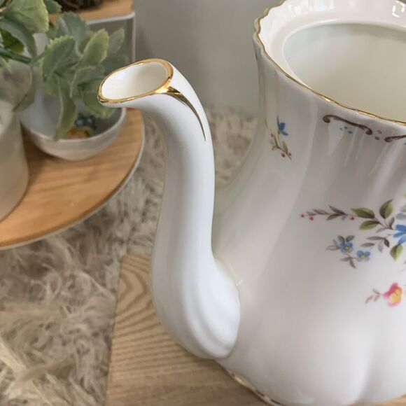 Vintage Royal Albert Bone China England Floral Jubilee Rose Coffee Pot - Picture 8 of 17